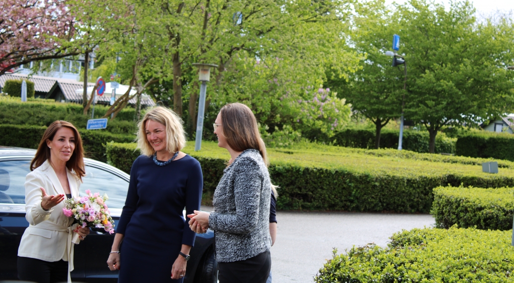 Vær klog – lær sprog. Besøg af H.K.H. prinsesse Marie og undervisningsminister Merete Riisager på Virum Gymnasium d. 6. maj. Se mere om besøget her.