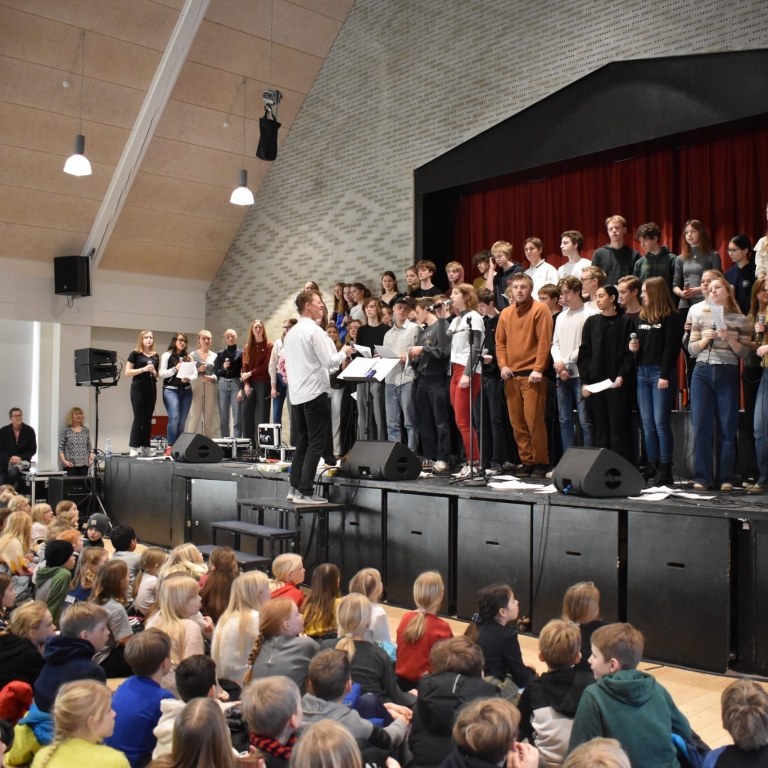 Virum Gymnasiums musikelever på turné på de lokale folkeskoler 2020. Se billeder fra koncerterne på VG her.