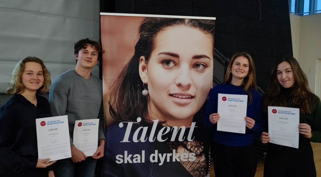 Virum Gymnasium har Talent. Fem elever fra VG har netop modtaget deres diplom  fra Akademiet for Talentfulde Unge